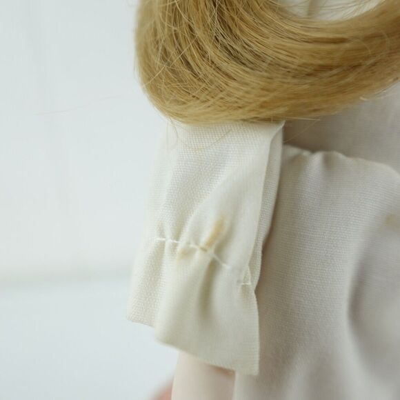 Russ Berrie International Doll Canada - Picture 9 of 11